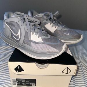 Nike Gray and White Sneakers Kyrie Low 5
